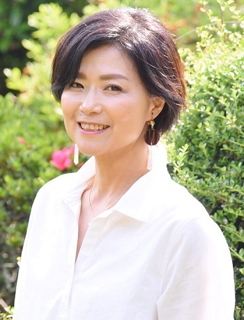 與那原慶子